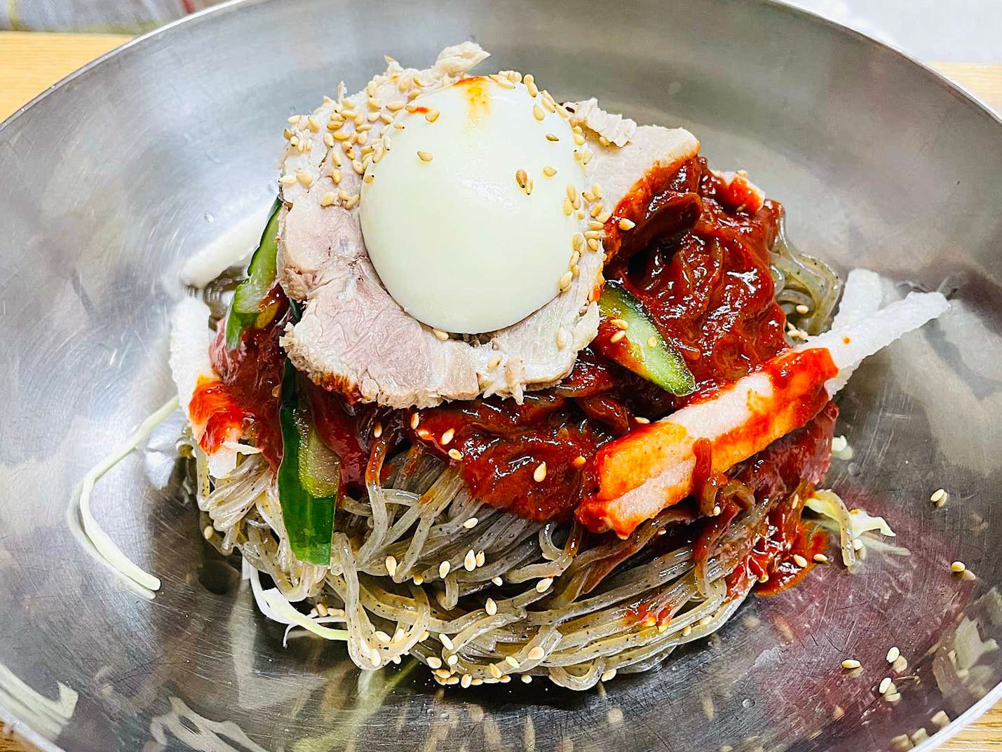 극한직업 재래시장 막국수 사진