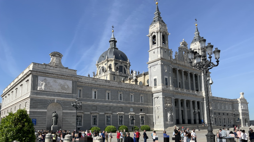 알무데나 대성당