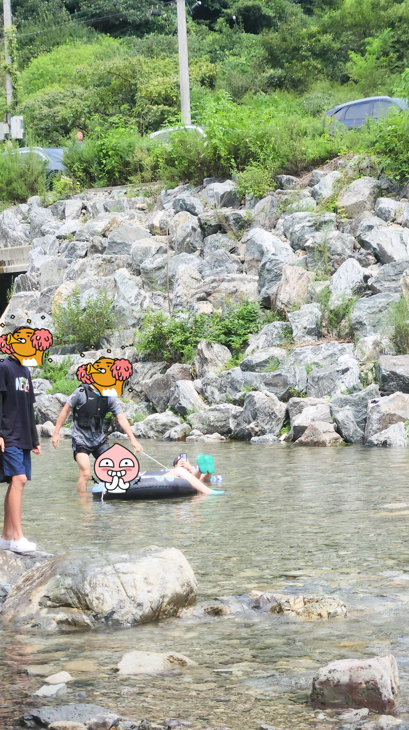 튜브를 타면&amp;#44; 끌어주면서 신나게 보낼 수 있다