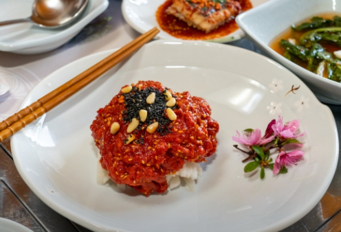 tvn 남겨서뭐하게 부여 소고기 맛집 연잎밥, 암소한마리 코스요리 위치