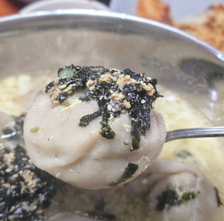 할매밥됩니까? 메밀피 김치만둣국 홍천 맛집 정보 