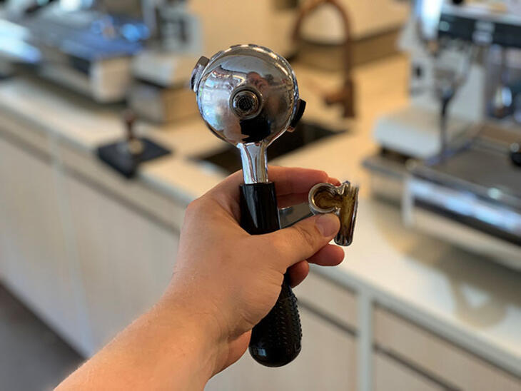 에스프레소 머신을 청소하는 방법?