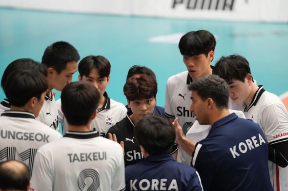 한국 남자배구 역전패 일본 감독