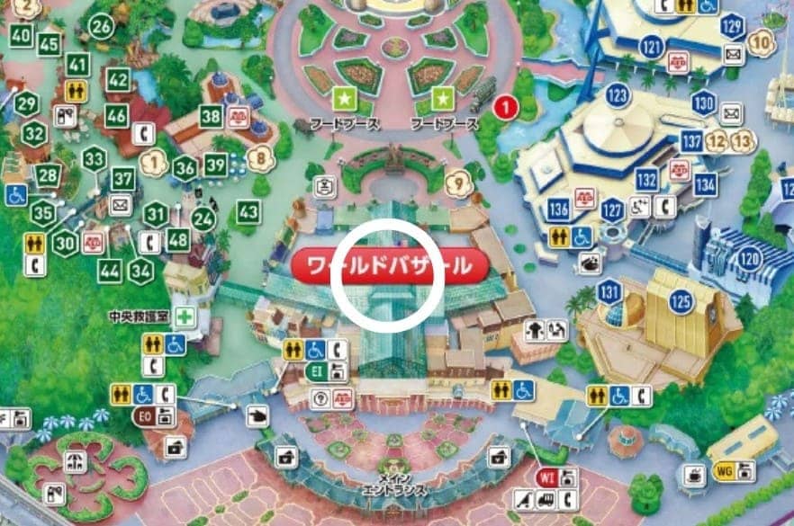 디즈니랜드 지도위에 동그라미가 그려져 있다.