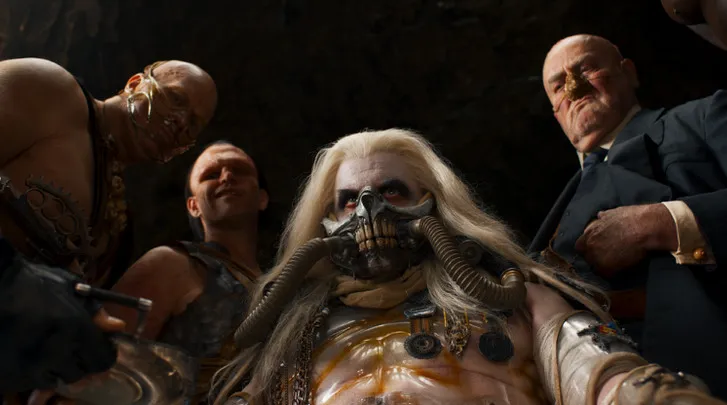 투명아크릴 갑옷의 임모탄 조 입니다.