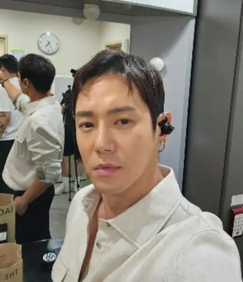 가수-환희-사진