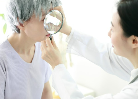 색각이상자-치료