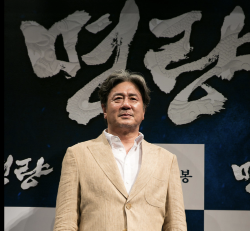 최민식 배우: 스크린을 넘어 마음을 울리는 연기의 힘_명량 무대인사