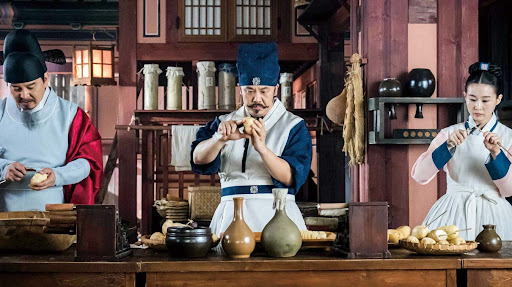극중 조연배우 연기 사진