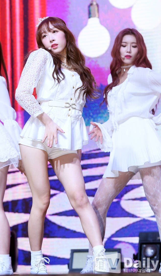 우주소녀 수빈 인스타그램 사진 몸매 얼굴 화보 움짤 트위터 고화질 우주소녀 수빈 인스타그램 사진 몸매 얼굴 화보 움짤 트위터 고화질