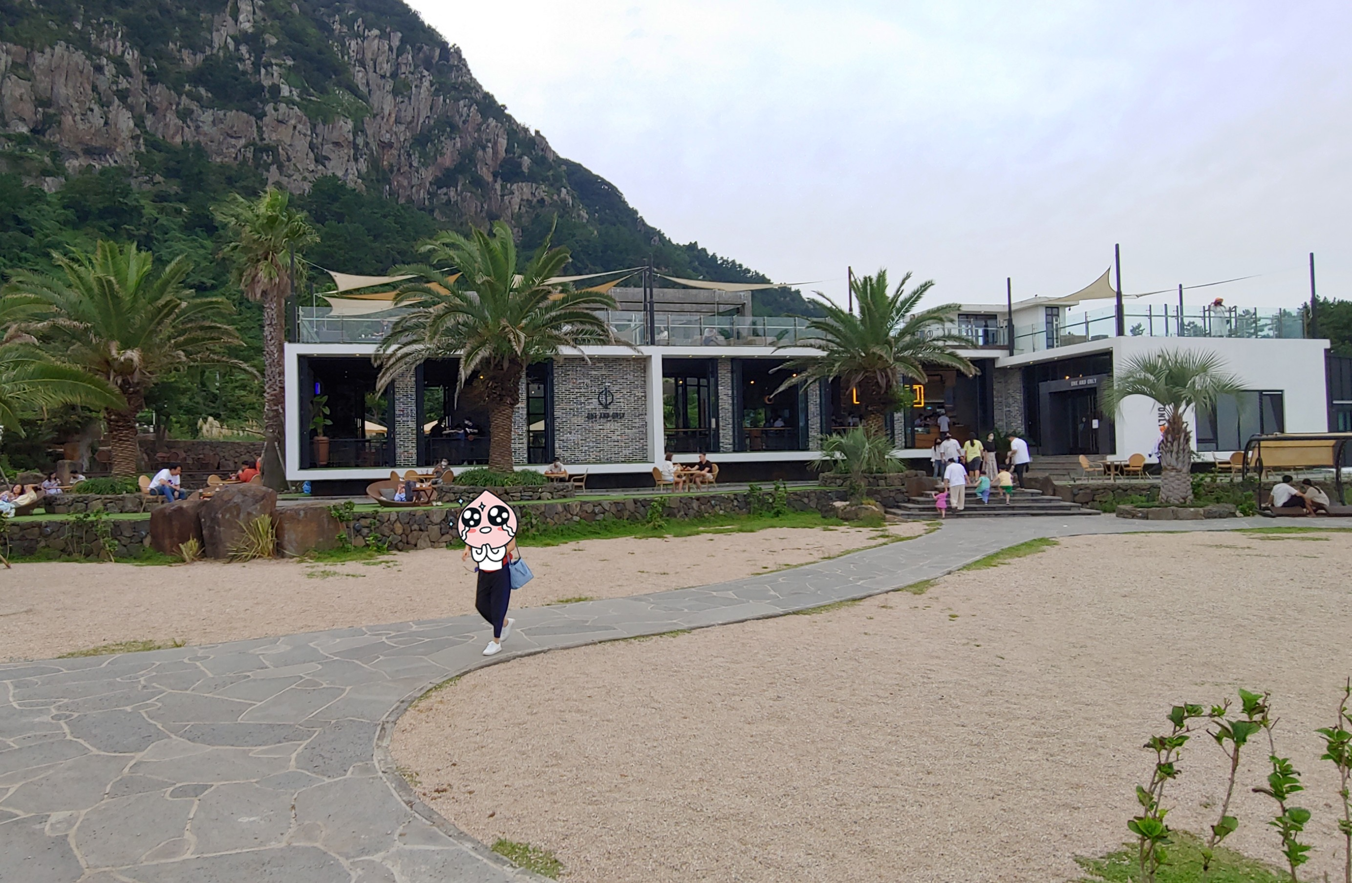 원앤온리 카페 전경