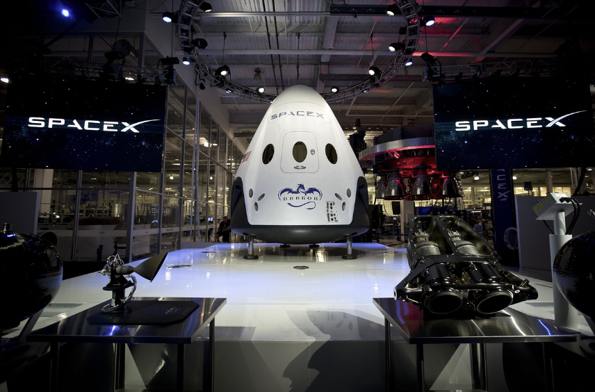 스페이스X와 블루오리진, 우주 산업을 어떻게 바꾸고 있을까?