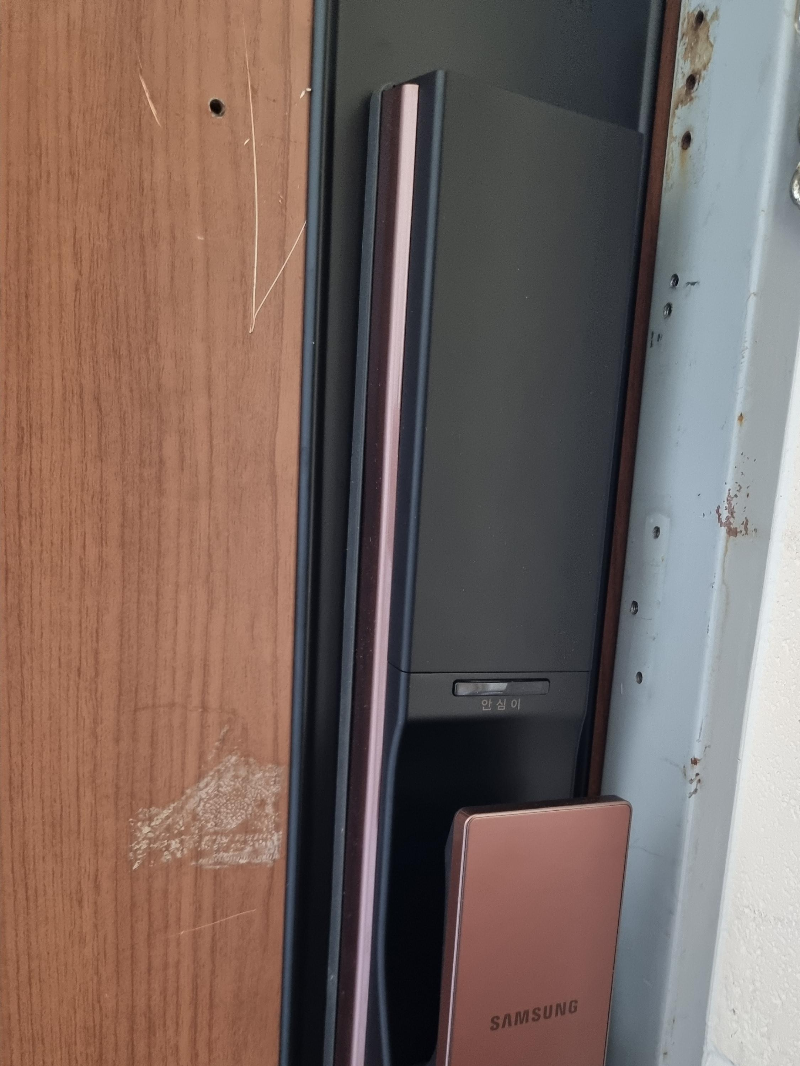 부산 북구 화명동 대림 썅용 강변 타운 아파트 현관문 전자 번호키 디지털 도어락 삼성 푸시풀 도어록 SHP-DP 751 설치