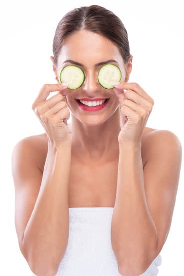 콜라겐과 엘라스틴 감소의 원인과 피부 탄력 개선 방법