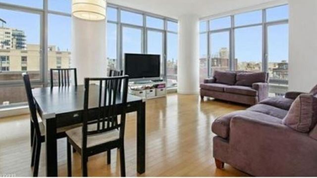 혜민은 승려를 흉내내는 학원사업가, 인터넷방송인, 통신판매업사업자