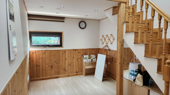 편백나무로 장식된 장성숲체원 숙소 방장산 산림교육센터