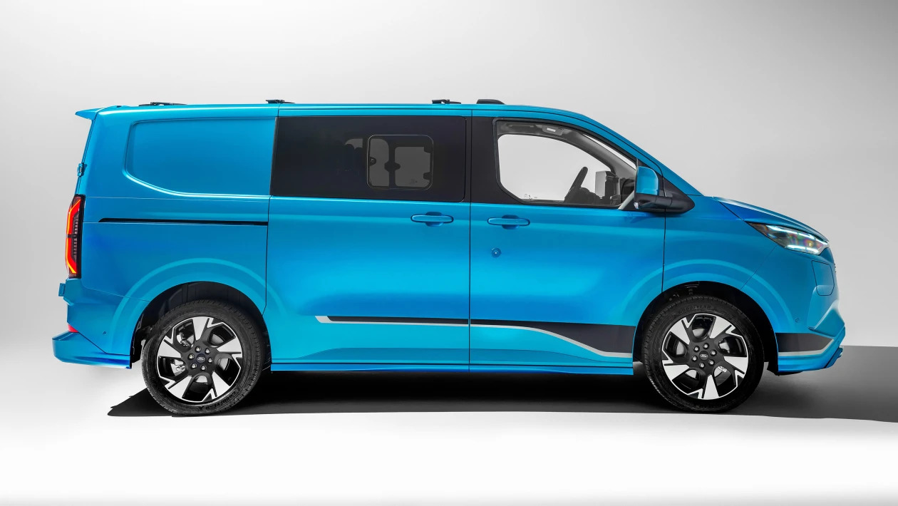 포드 E-트랜짓 커스텀 에디션