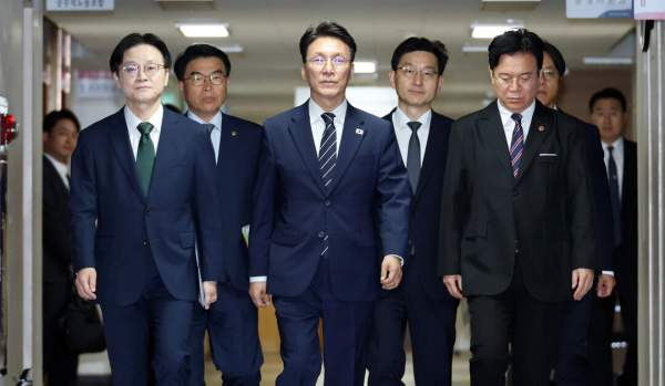 정부 긴급조정권: 삼성전자 총파업 초읽기 진공 상태, 21년 만의 '긴급조정권' 최후통첩 배경과 노사 성과급 쟁점 및 경제적 파장 총정리