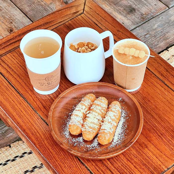 김창옥 콩물도넛 조청콩도넛 인절미라떼 강릉 주문진 도깨비시장 맛집