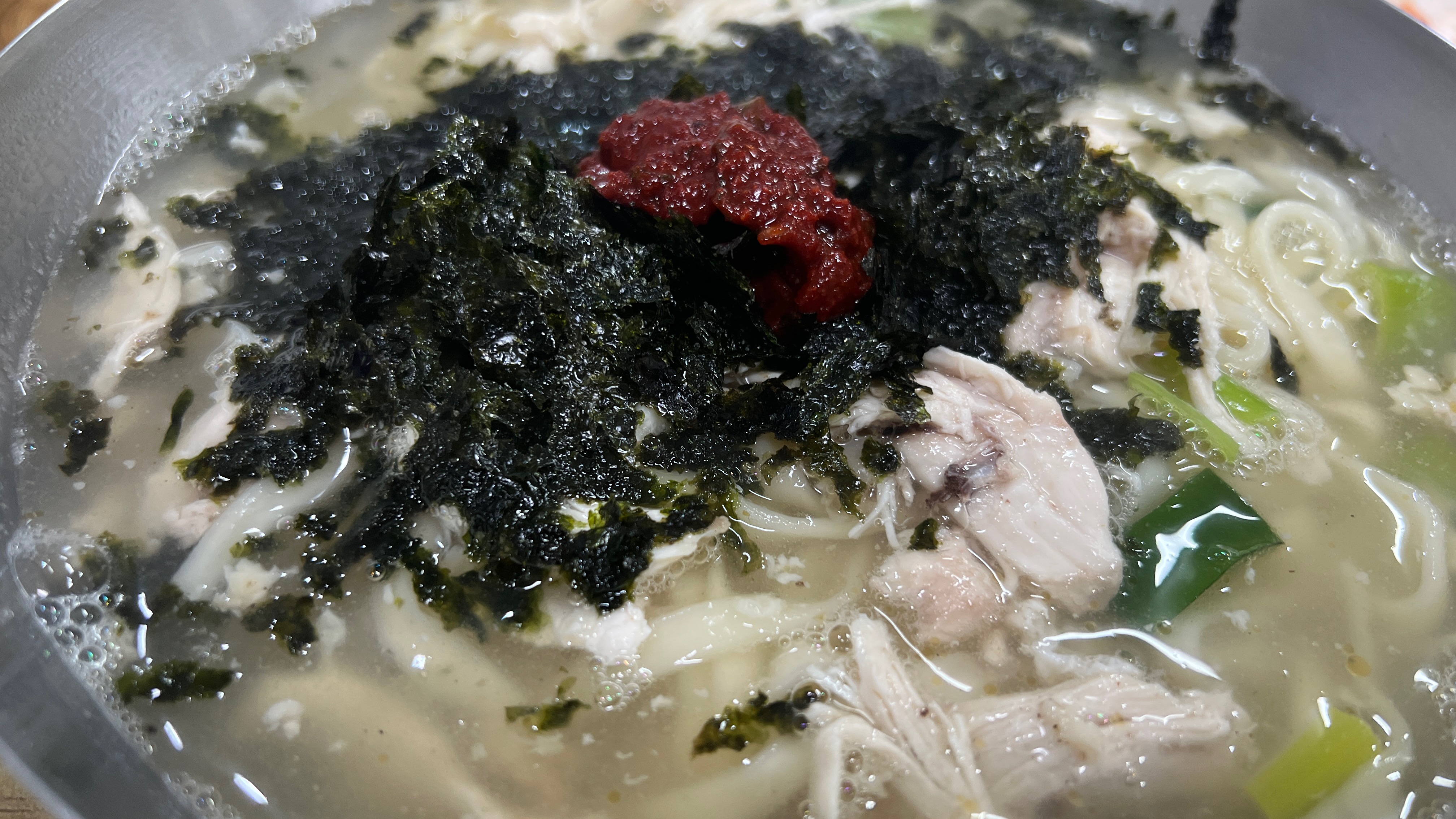 닭칼국수