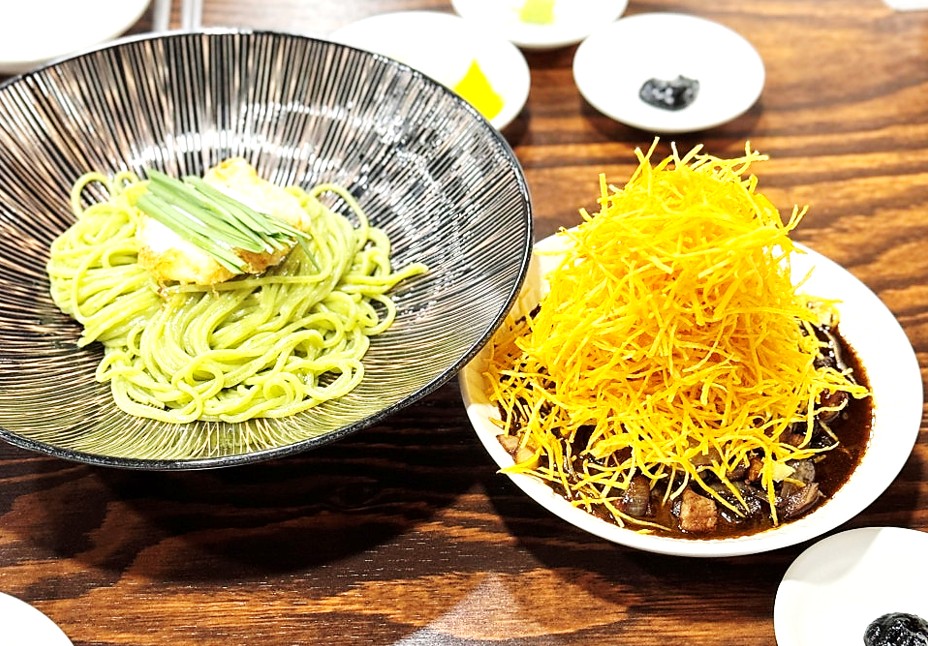 전현무계획2 강화도 중국집 금문도의 고구마채가 수북하게 올려진 강화속노랑간짜장