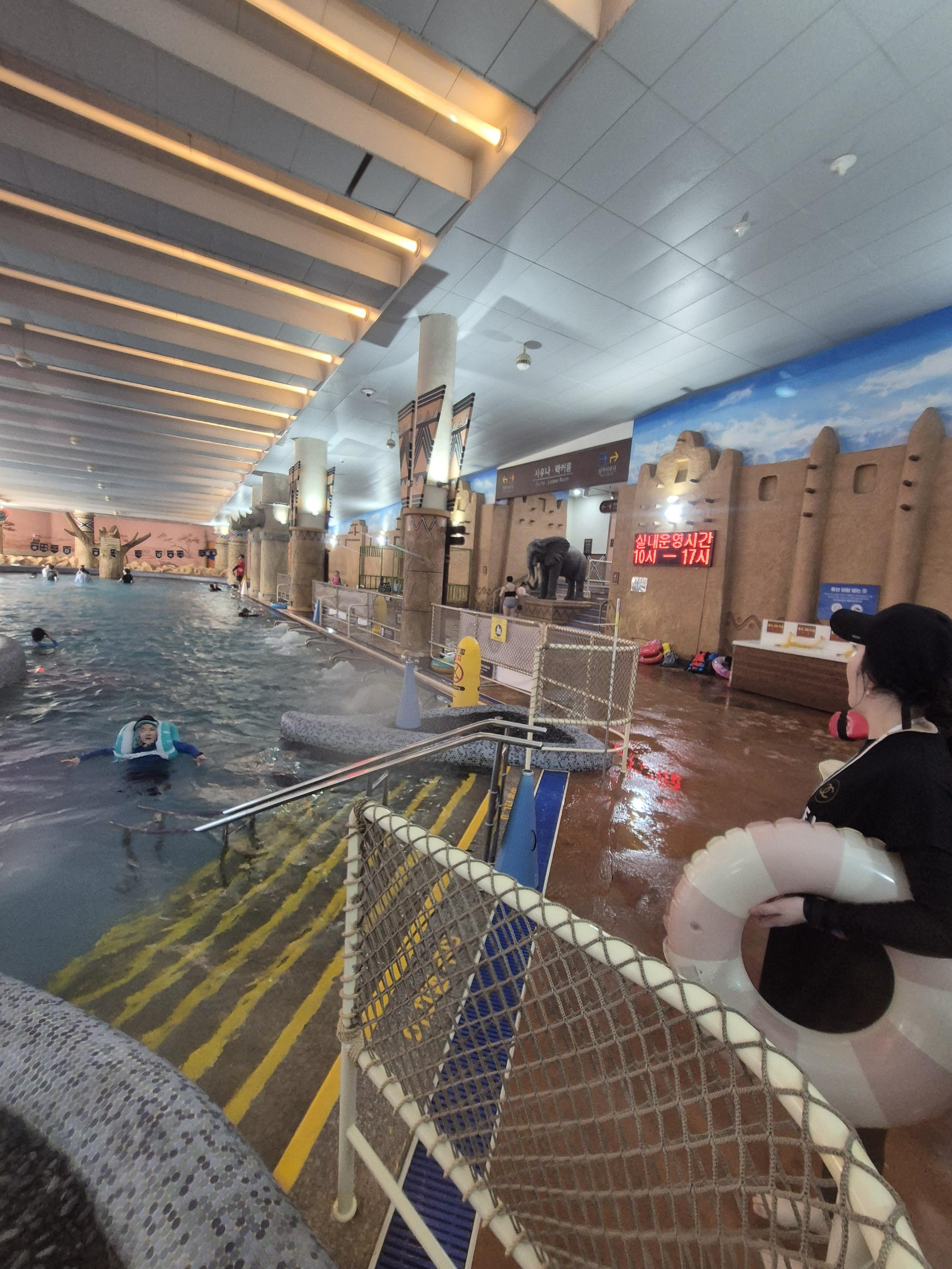 변산 오션플레이 스파실내 입구