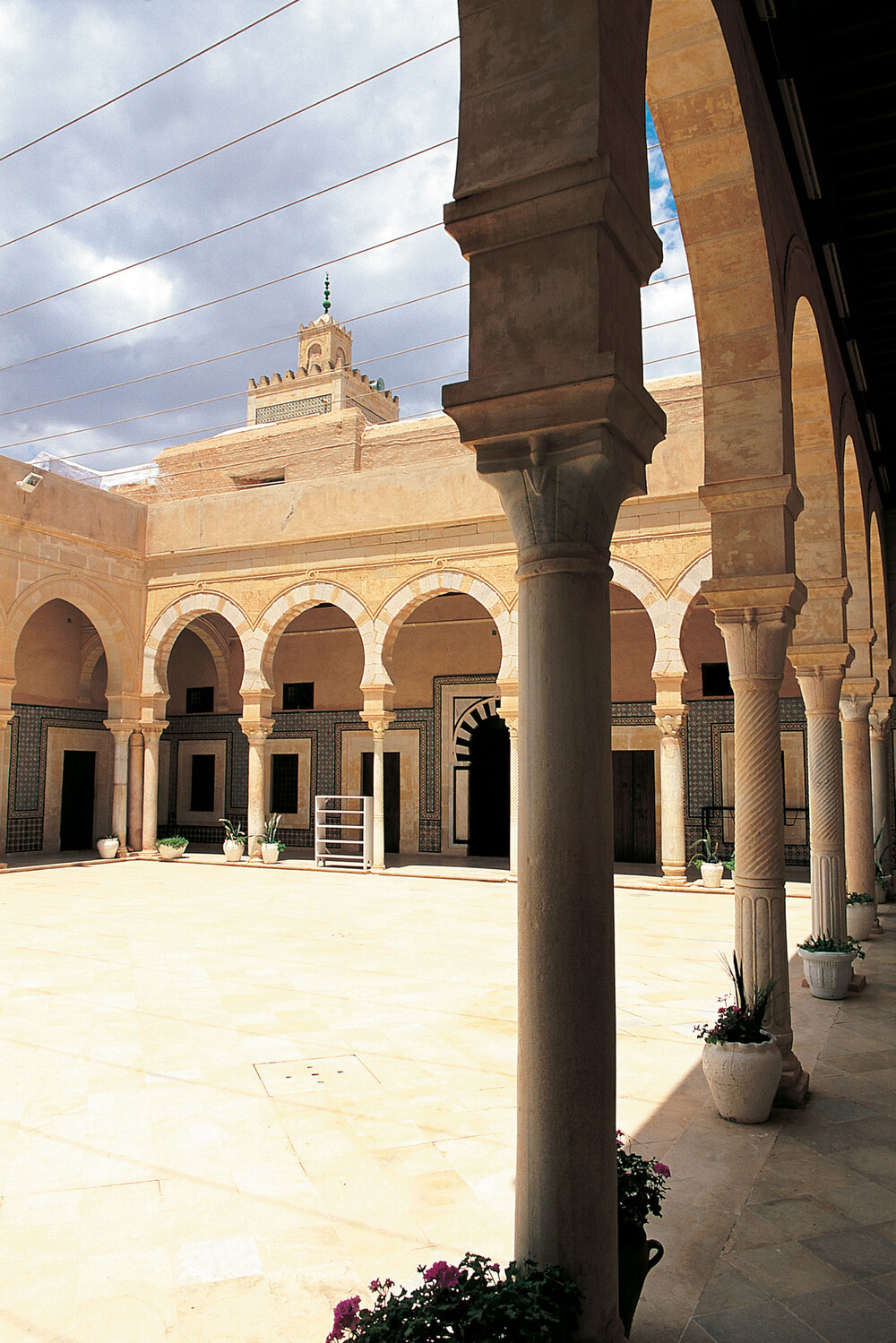 튀니지 카이루안 순례길 유네스코 세계문화유산 이슬람문화 아글라브저수지 모스크