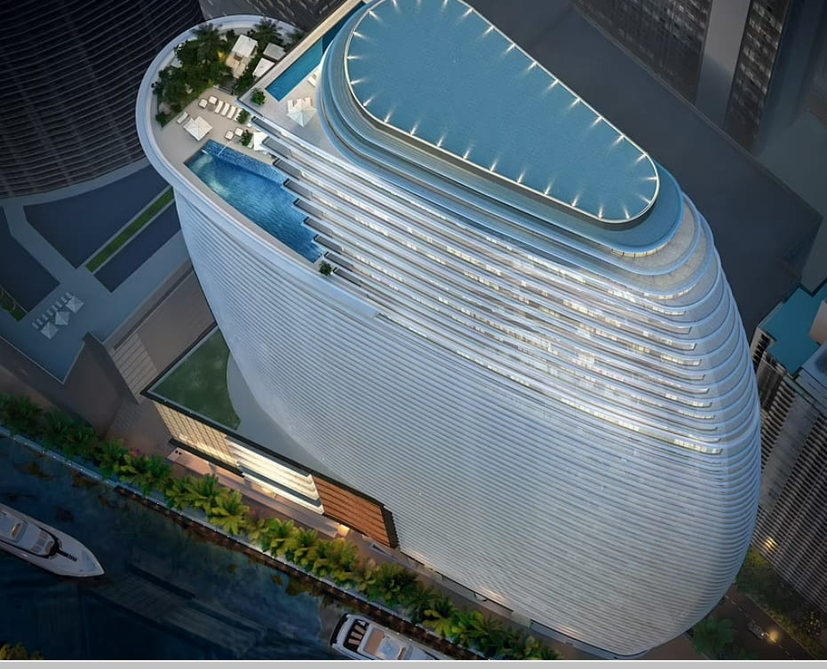 애스턴 마틴이 디자인한 마이아미의 럭셔리 아파트 VIDEO: Stunning Downtown Miami apartment block by Aston Martin nears completion 