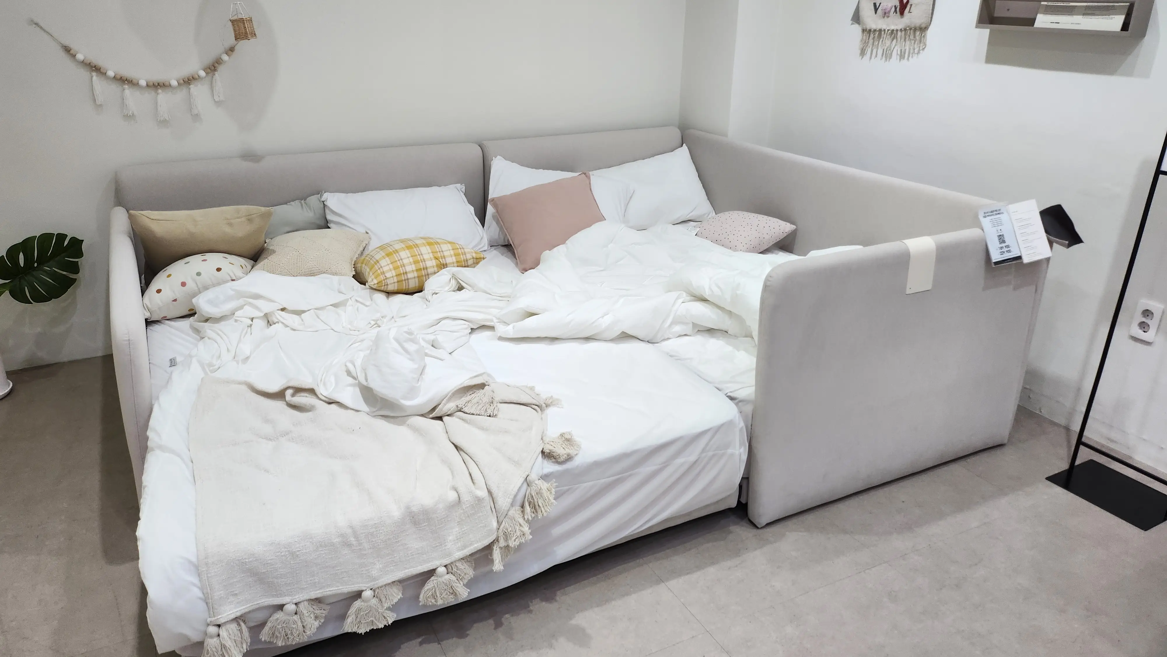 레이디가구-레브-저상형-쇼룸-아기침대