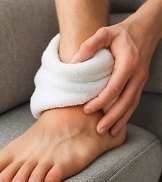 발목 접질렀을때