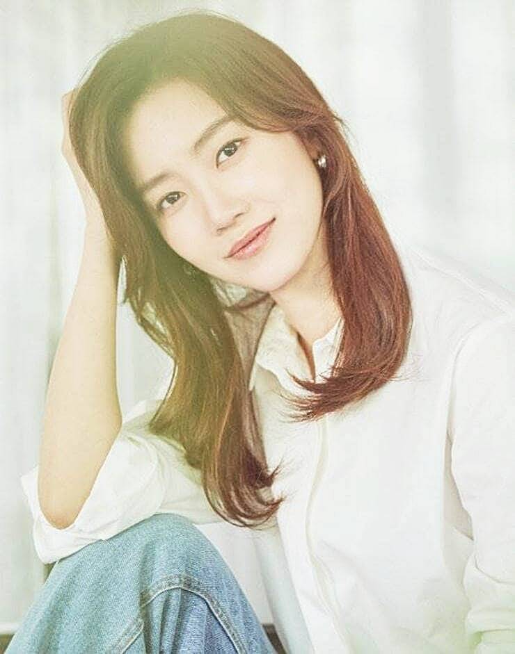 배우-신현빈