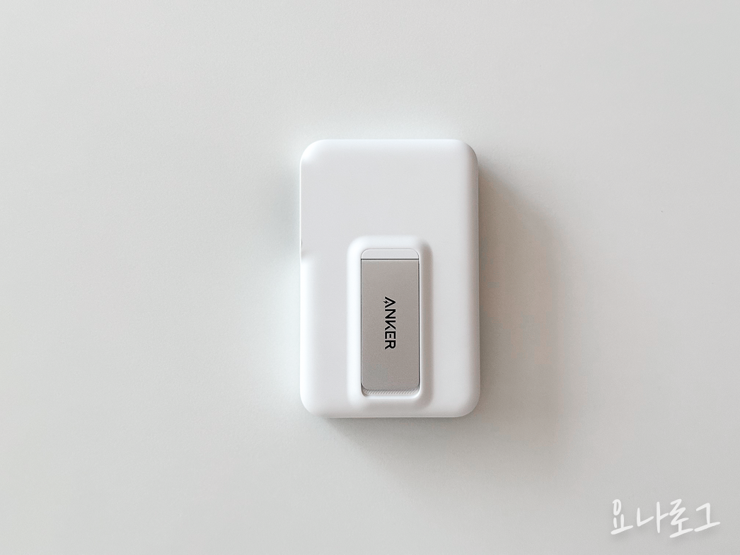 아이폰보조배터리 보조배터리 보조배터리추천 아이폰 앤커 앵커 앵커보조배터리 앤커보조배터리 무선충전 무선보조배터리 Anker AnkerMagGo 앵커맥고 앤커맥고 여행준비물 여행필수템 발열없는보조배터리 여행준비