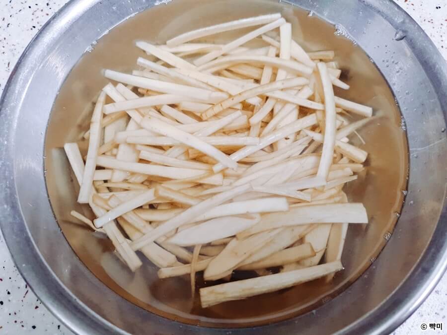 바삭한-우엉칩-에어프라이어-우엉튀김-만들기