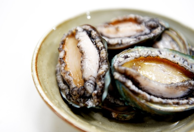 바다의 귀족, 전복: 자연이 빚은 영양과 미식의 보물