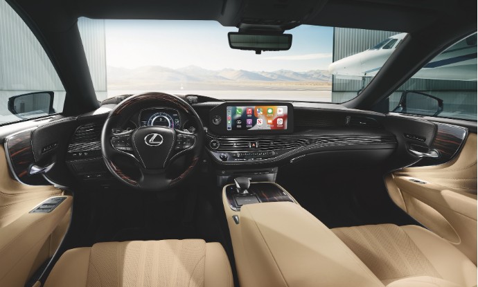 렉서스 LS500h 2023년형 모델 실내 1열 사진