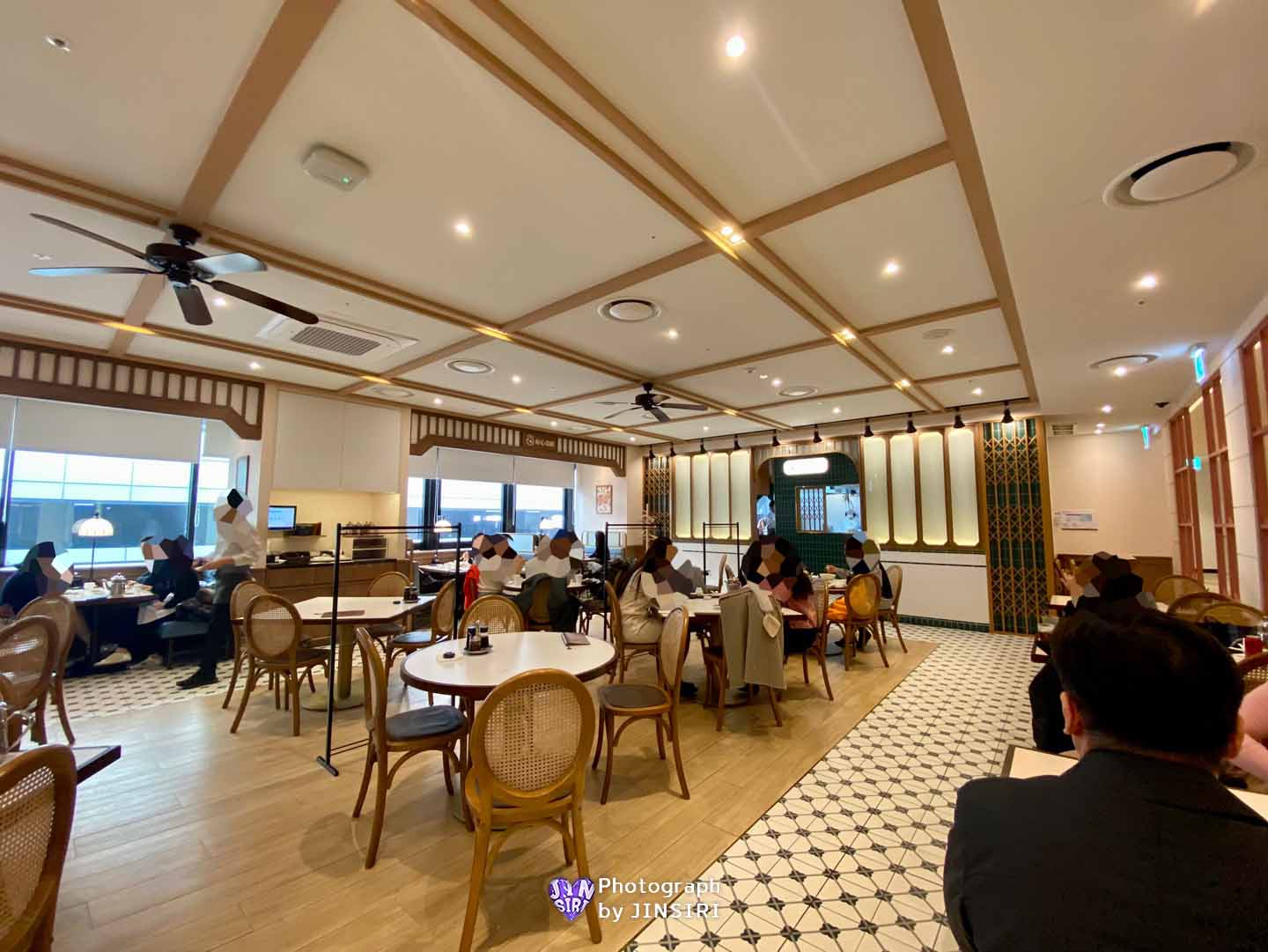 μμΈ λͺ©λ ν콩μμ λ€μ¬ μΆμ² νλλ°±νμ μ°μ‘νλ©΄