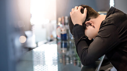 숙취 해소법 원인 및 증상에 대해 알아봤습니다. 몸에 안 좋은 거 알면서도 항상 찾게 되는 게 술인 거 같습니다. 