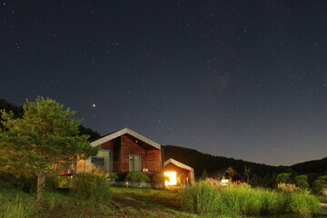 2025 여름 시원하고 조용한 국내 여행지 TOP5｜북적이지 않아 더 좋은 피서지 추천