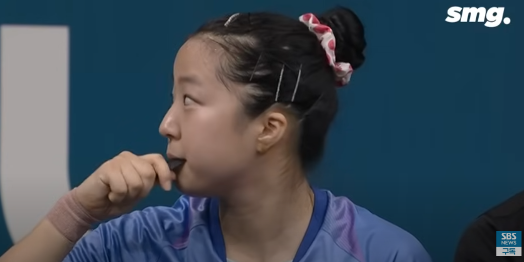 신유빈 먹방 에너지젤 납작복숭아