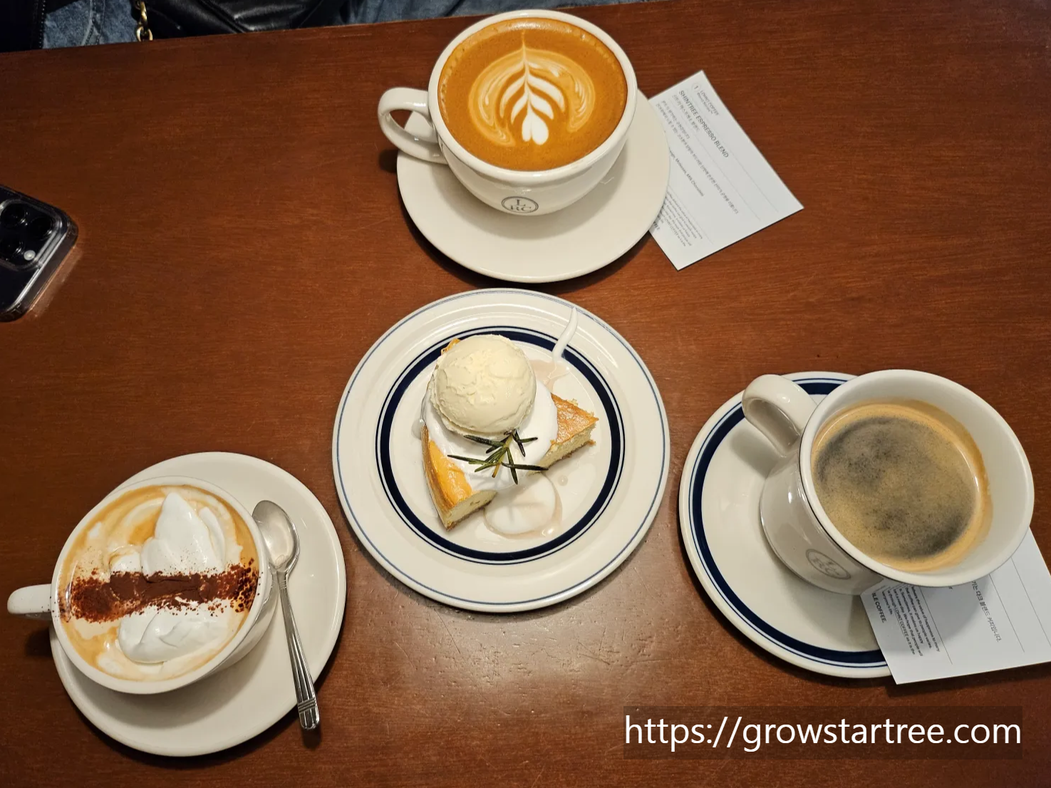 아인슈페너, 카페라테, 아메리카노, 바닐라 치즈케이크