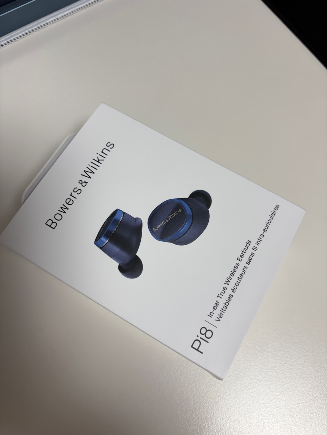 바워스앤윌킨스 Bowers Wilkins Pi8 미드나잇 블루 정품 제품 박스 전면
