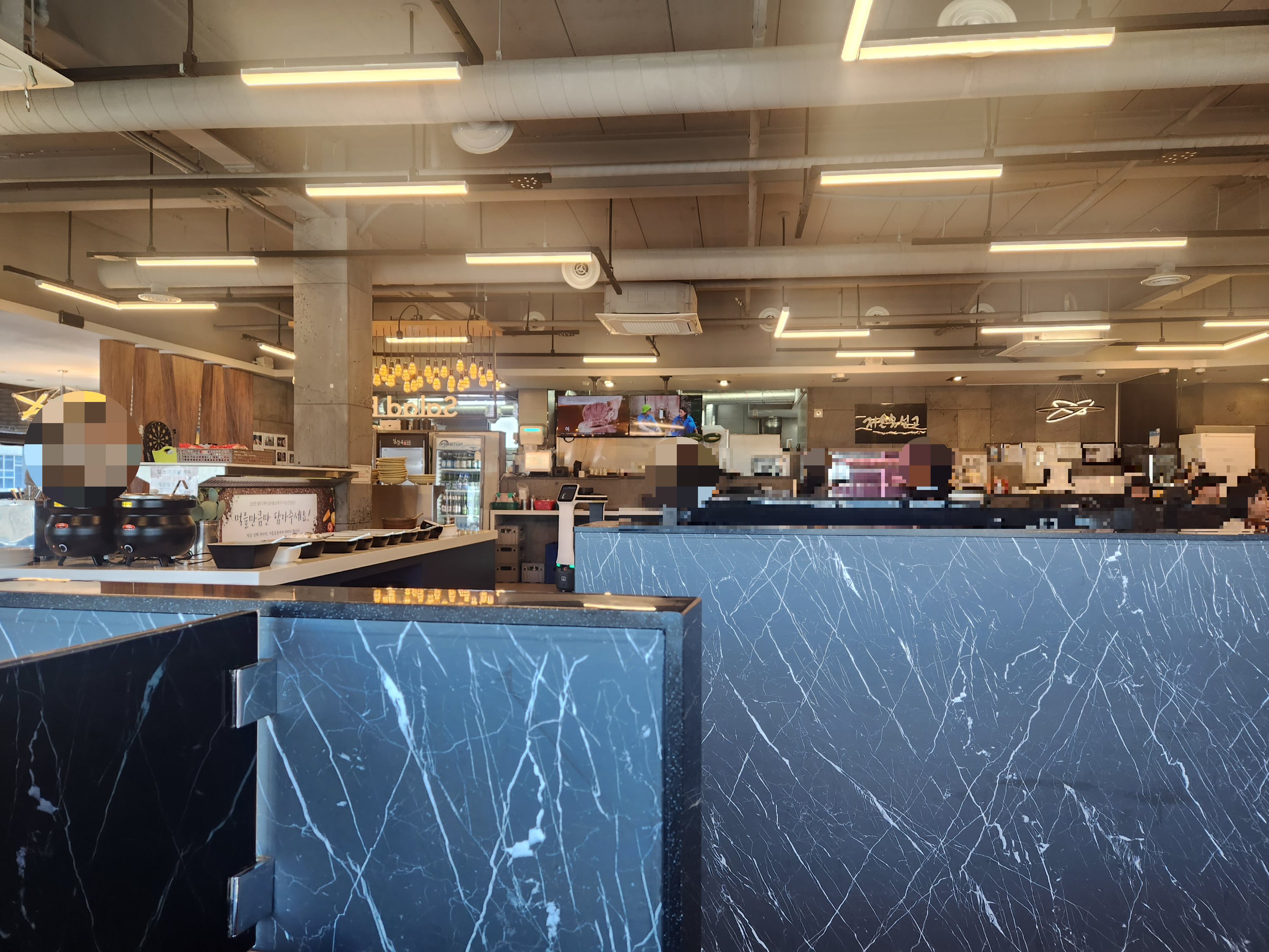 명지 일삼육 고기집 내부