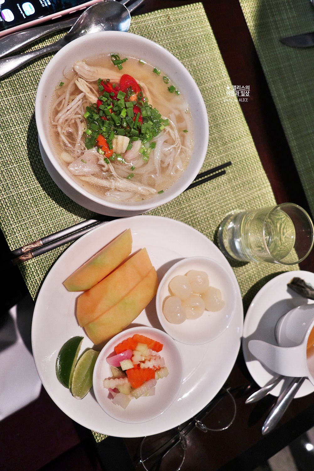 로열 호이안 엠갤러리 호텔 조식 후기 파이포 카페