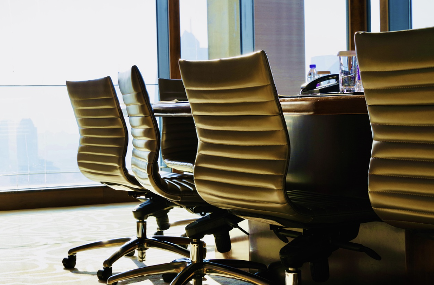 말 뿐인 약속 멈추는 소통 방법 이미지