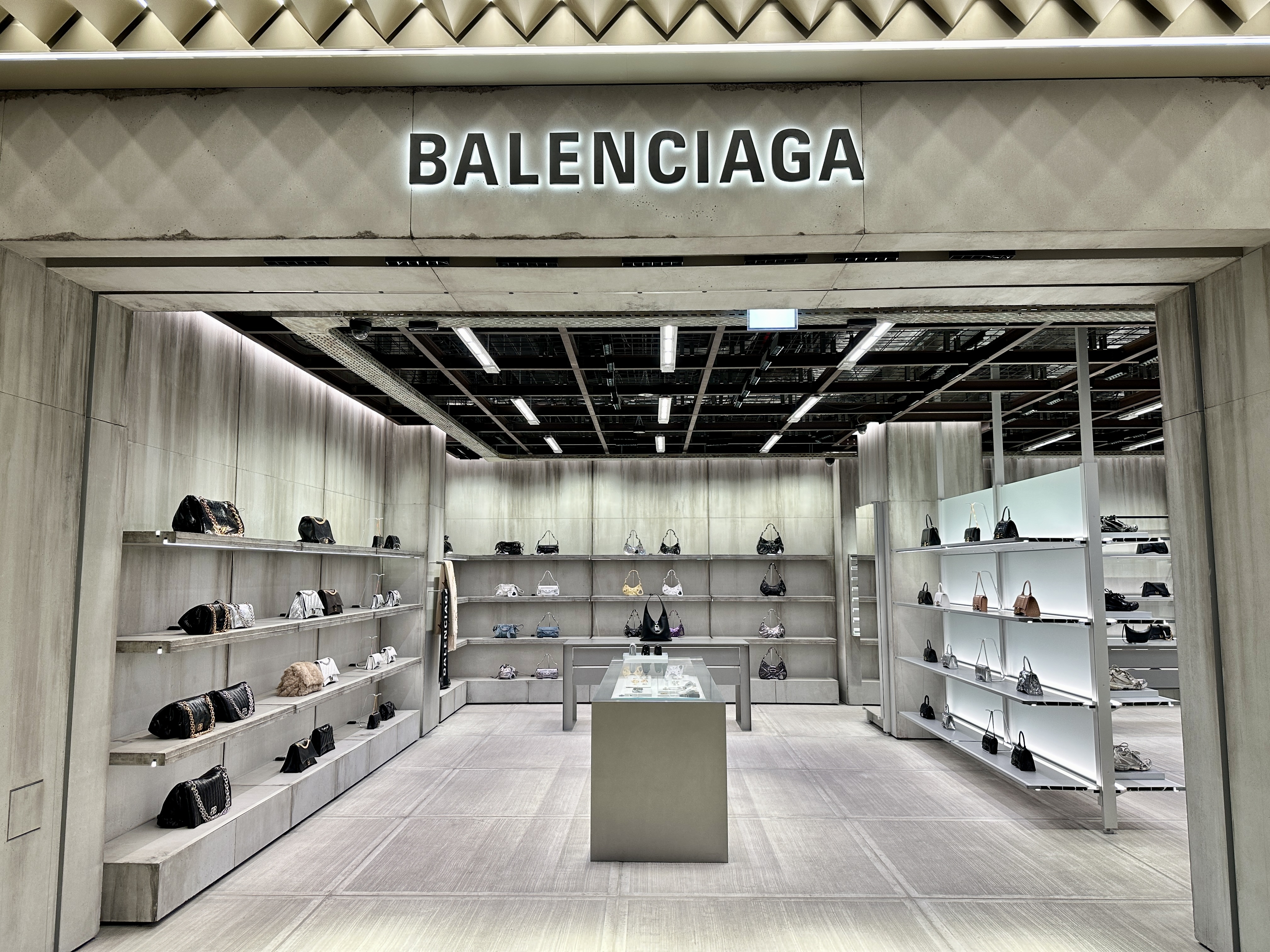 베를린 카데베 백화점 발렌시아가 매장