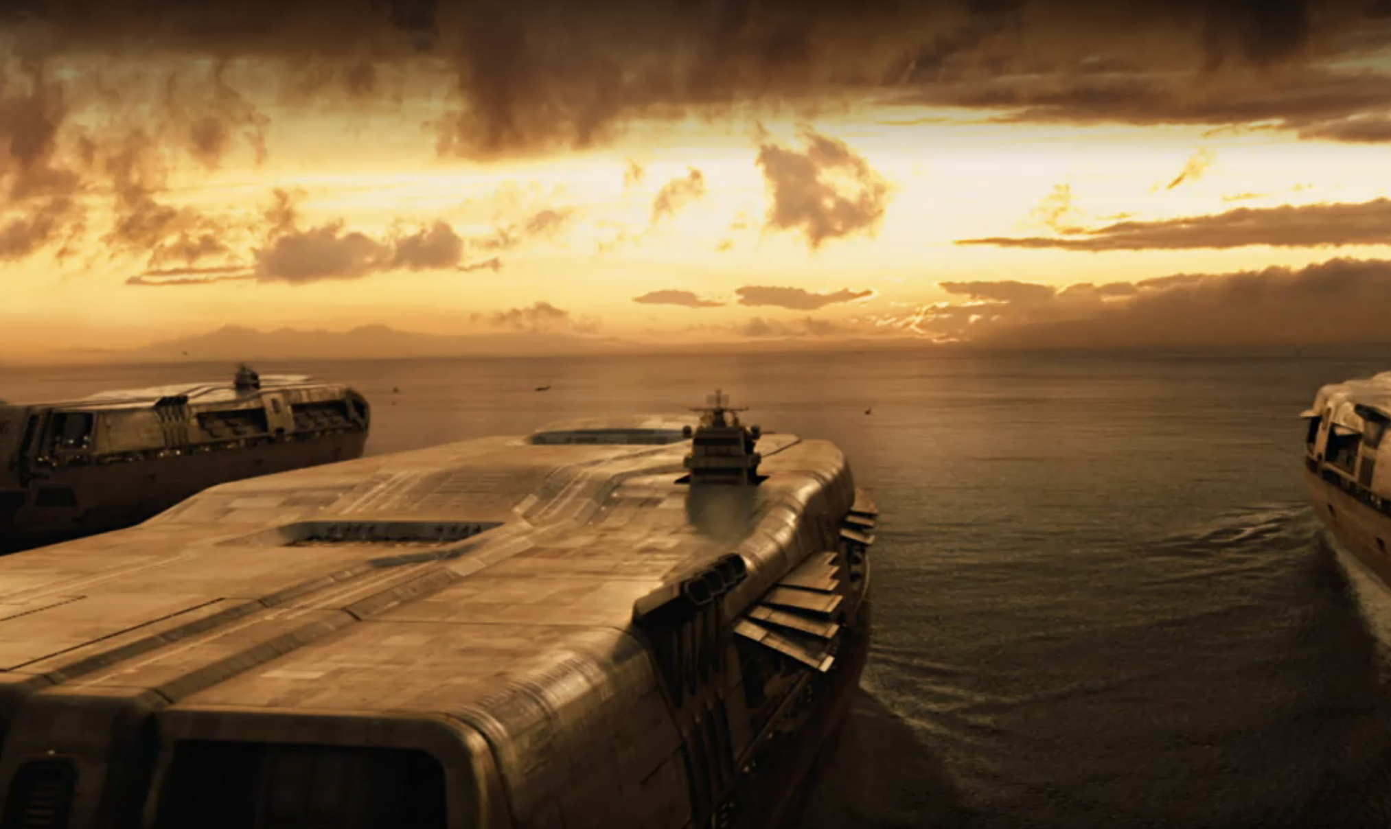 피난선 3대가 오늘과 함께 바다에 떠있다.