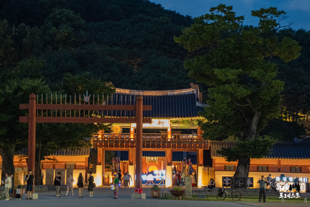 화성행궁 야간개장 입구