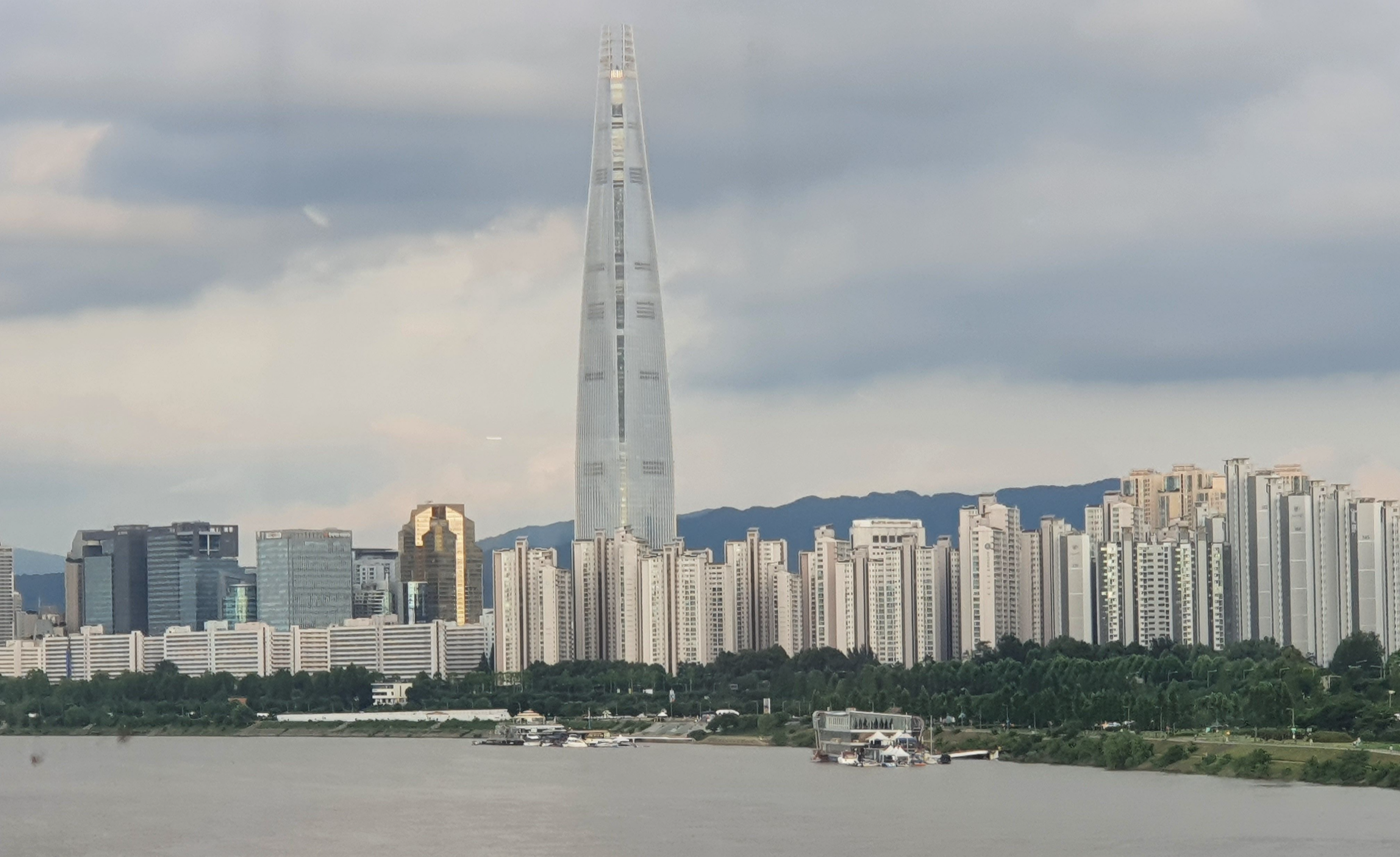 2025년 부동산 시장 전망 관련 이미지