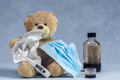 기침 하는 곰돌이 인형