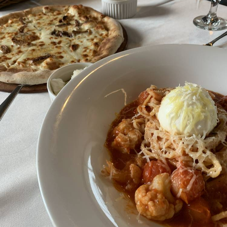 부라타치즈 파스타와 무화과 피자